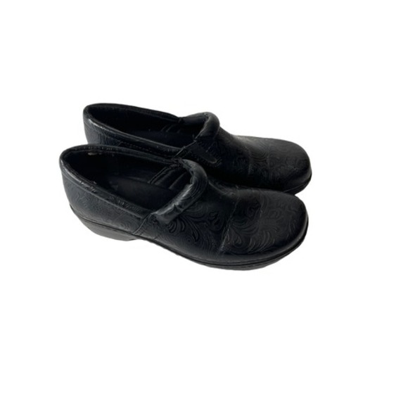 Yuu Size 8.5 Tooled Floral Black Mules Clogs - Picture 1 of 8